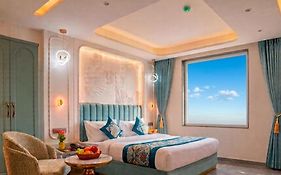 The Horizon By La Riqueza Hotels , New Delhi City Centre - 05 Mins From Connaught Palace & New Delhi Railway Station